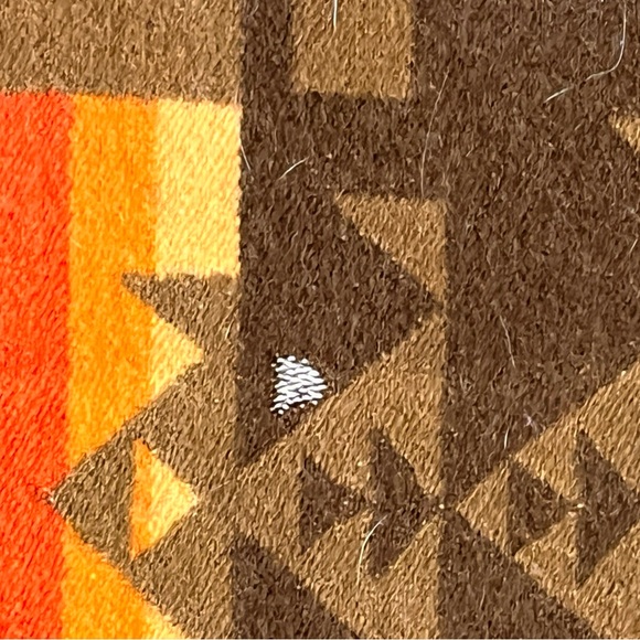 Vintage Pendleton Beaver State Chief Joseph Black
Fringe Blanket Southwest 65x56 - Picture 6 of 7